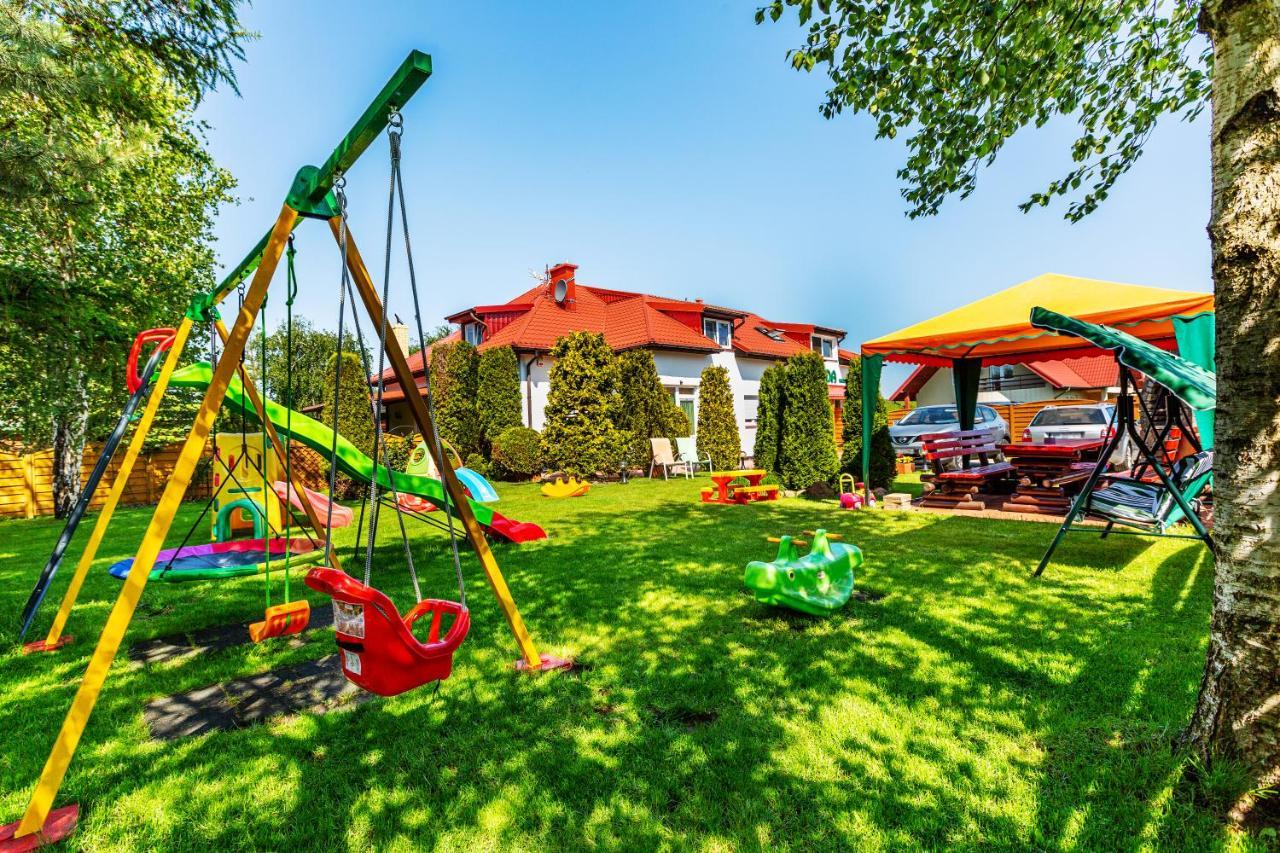 Pokoje Goscinne Panda Karwia Exterior foto