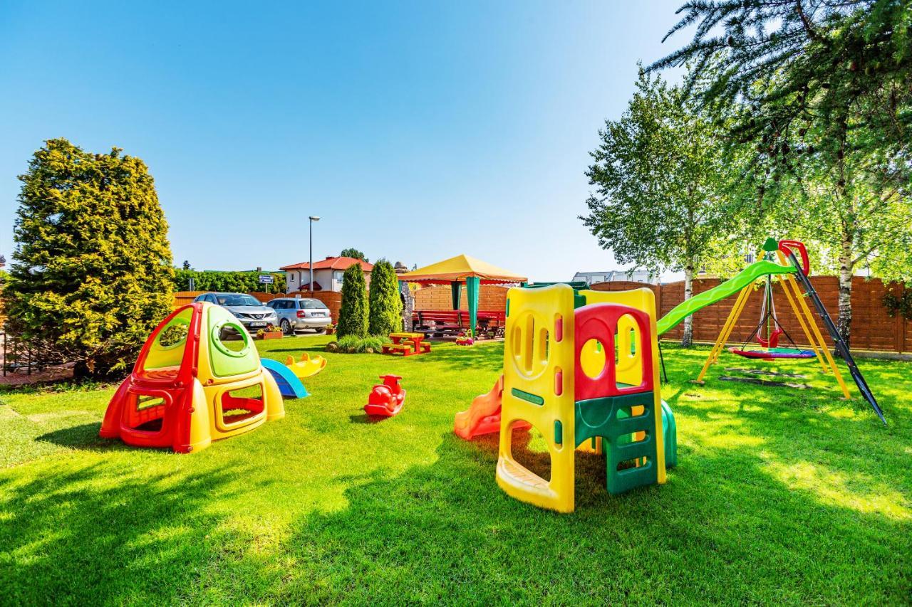 Pokoje Goscinne Panda Karwia Exterior foto