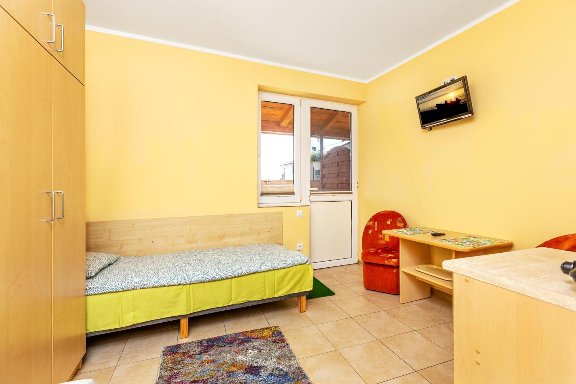 Pokoje Goscinne Panda Karwia Exterior foto