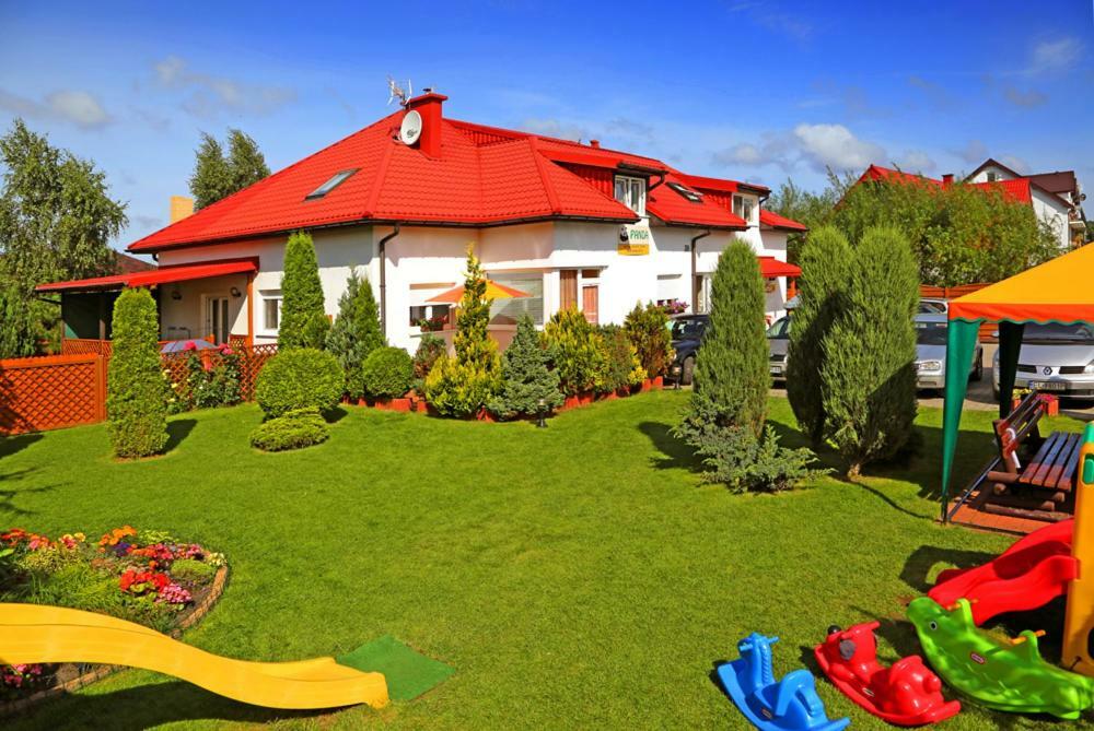 Pokoje Goscinne Panda Karwia Exterior foto